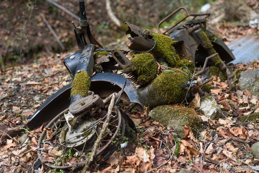 青梅市 雷電鉱山・二俣尾専用線の廃線跡の、バイク