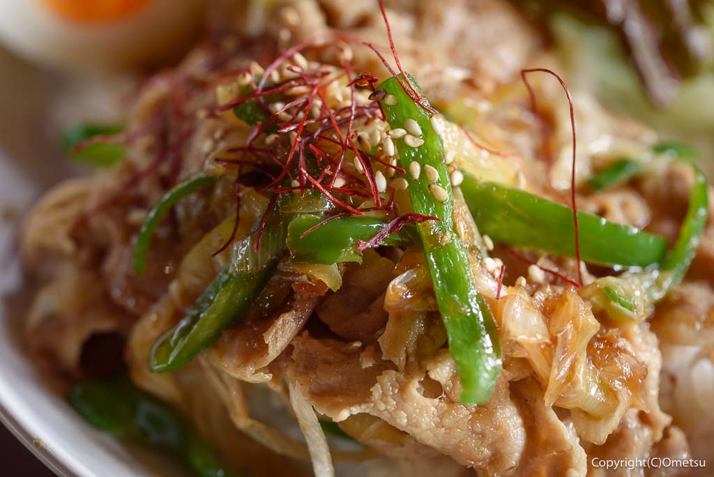 羽村市「のんびりカフェ 中車水車小屋」の、豚丼の肉