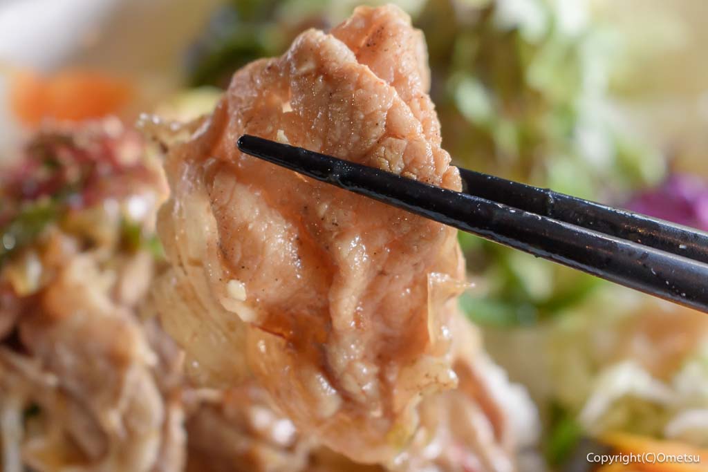 羽村市「のんびりカフェ 中車水車小屋」の、豚丼の肉