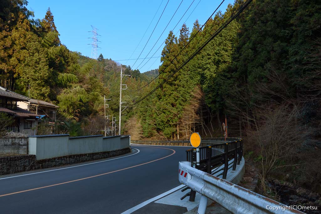 日の出山・タルクボ沢の、白岩の滝・入口