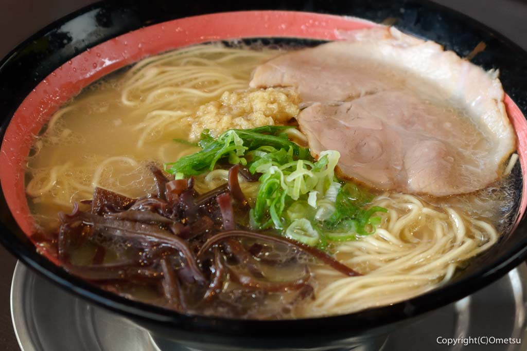 羽村の豚骨ラーメン店・香骨湯の、ラーメン
