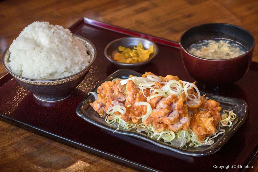 福生市・琳屋の、ランチ・油淋鶏定食
