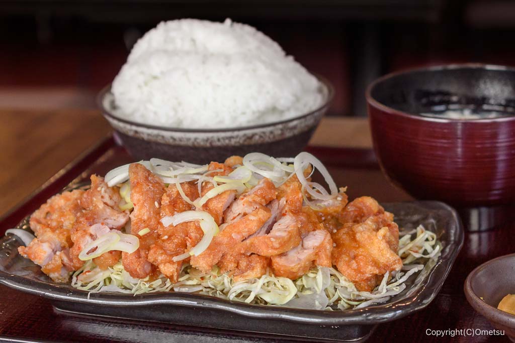 福生市・琳屋の、ランチ・油淋鶏定食