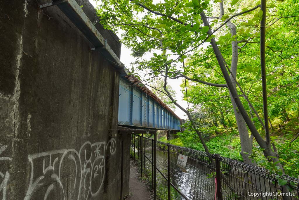 福生市・玉川上水の、八高線の鉄橋