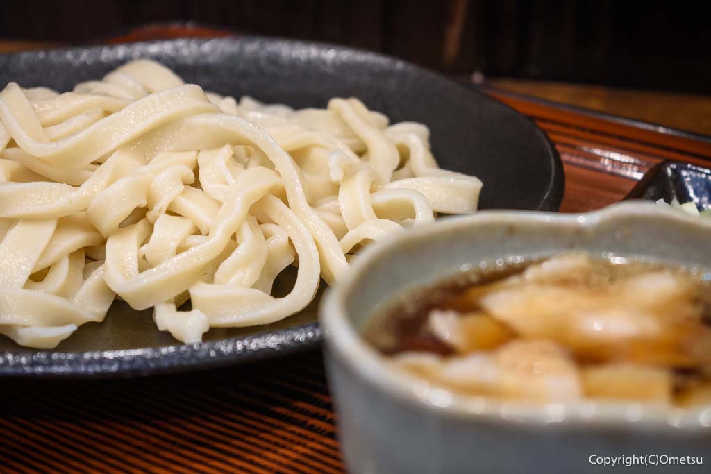 福生「手打ちうどん 指田屋」の、うどん