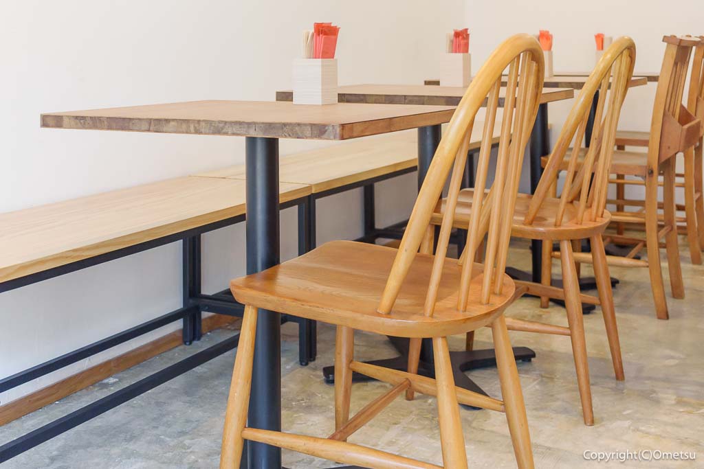 福生・CAFE SUNの、テーブル席