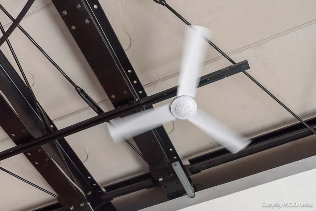 福生・CAFE SUNの、店内のファン