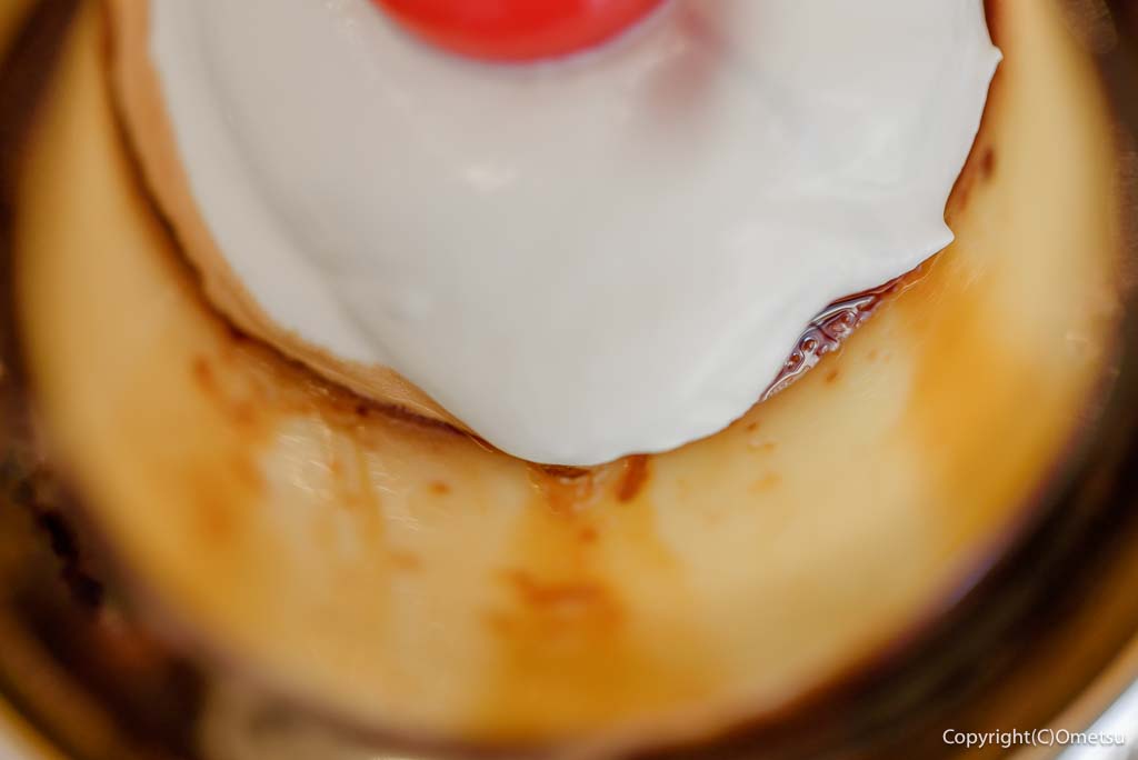福生・CAFE SUNの、プリンのクリーム
