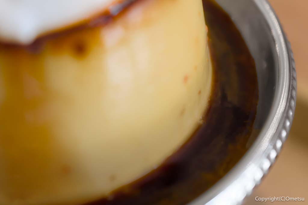 福生・CAFE SUNの、プリンのキャラメル