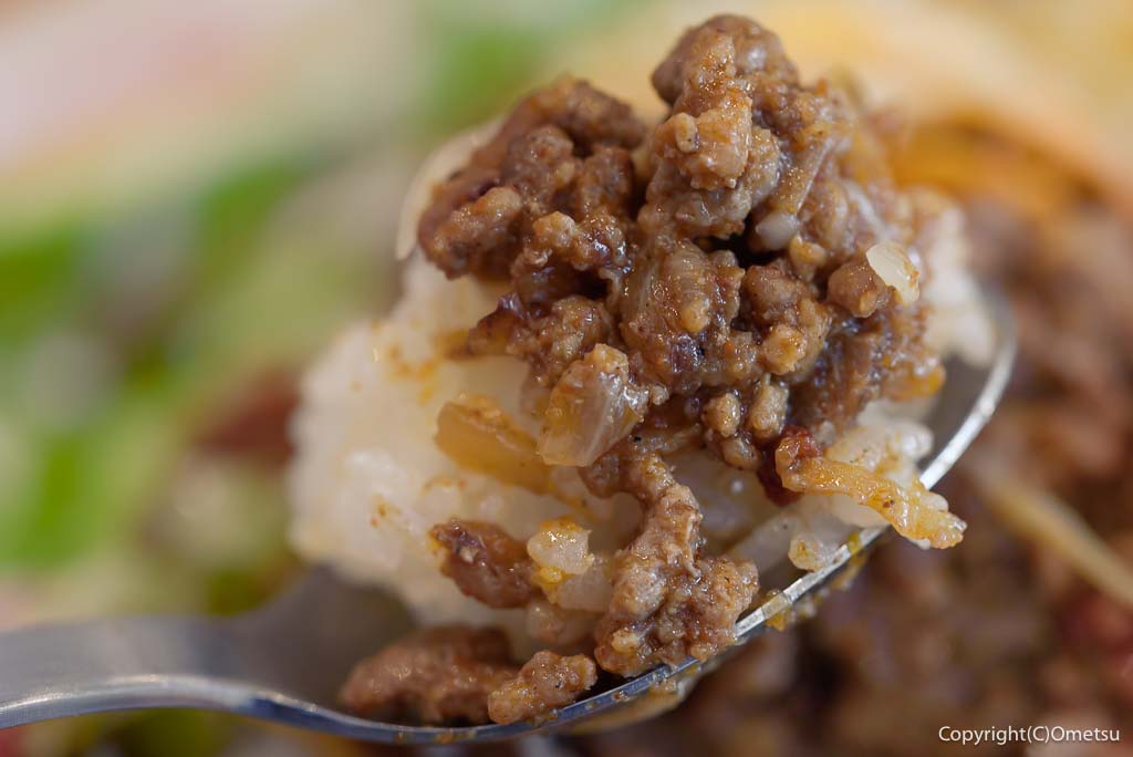 福生・CAFE SUNの、タコライスの挽肉