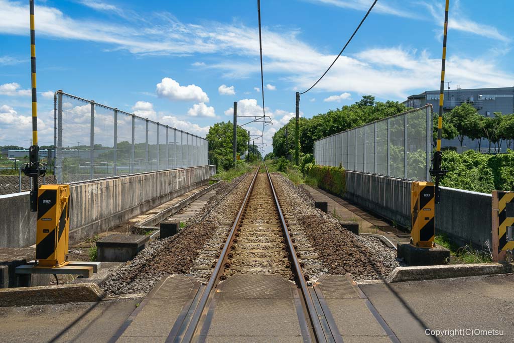 入間市・八高線の踏切