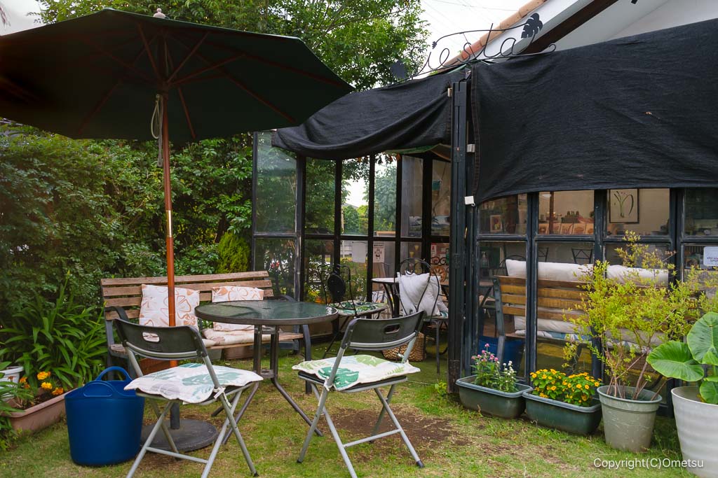 青梅の南国カフェ・シエスタの庭