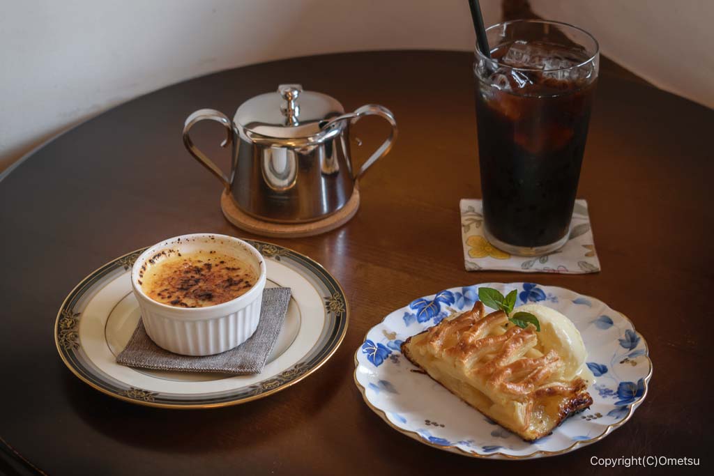 青梅市のカフェ・cafe espoirの、スイーツとアイスコーヒー