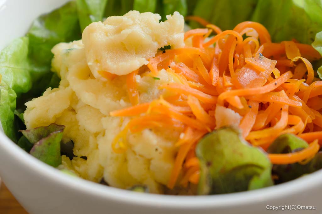 青梅市・二俣尾の「気ままにCafé」
の、サラダ