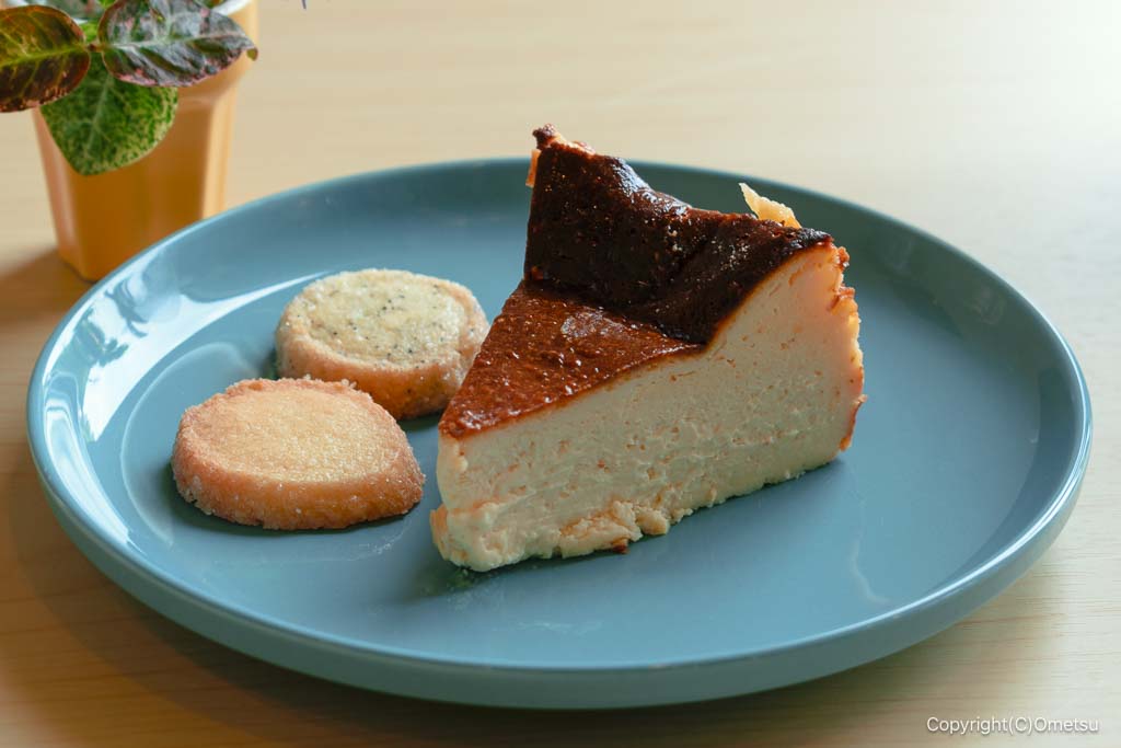 青梅市・二俣尾の「気ままにCafé」
の、バスクチーズケーキ