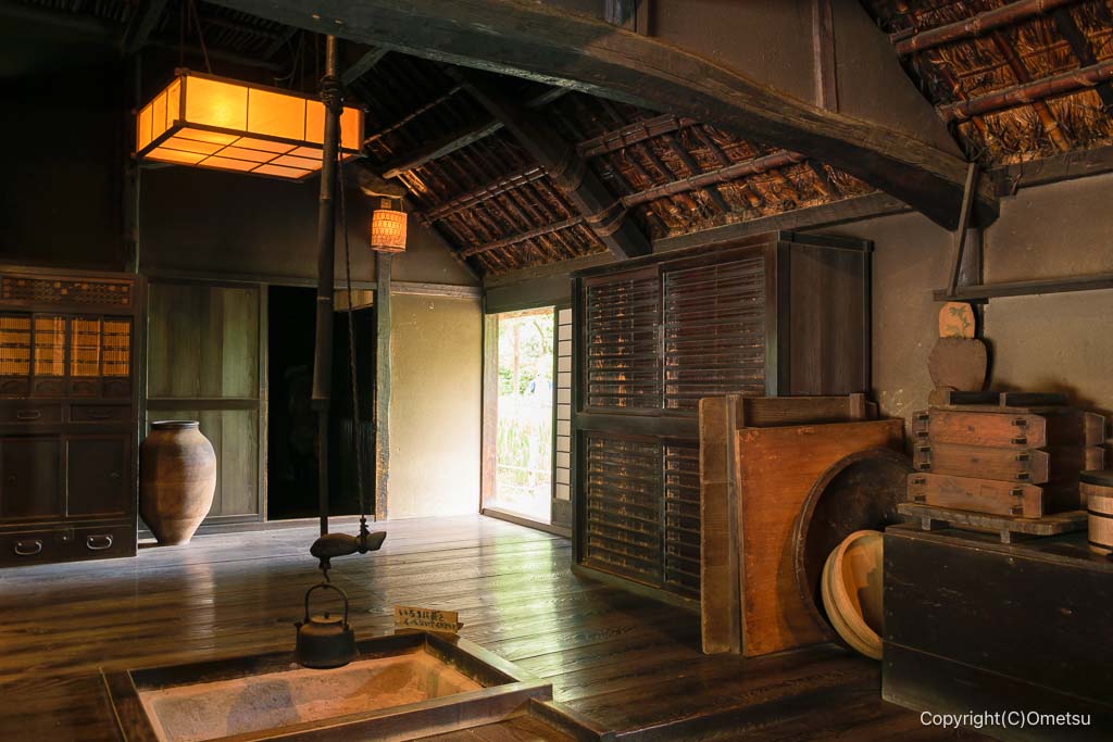 小平ふるさと村の、古民家内部