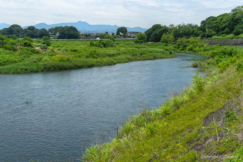 多摩橋から、奥多摩の展望