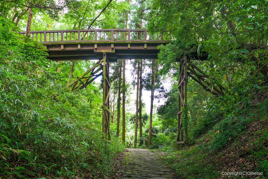八王子市・滝山城跡の、木橋
