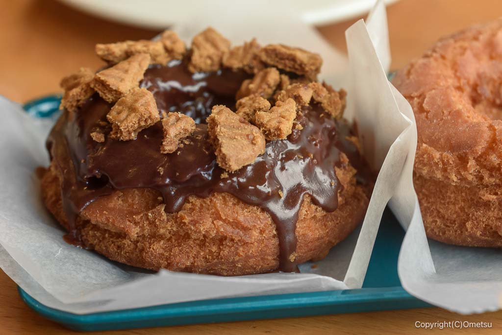 青梅・梅郷の、グッドシェッドの、チョコクッキードーナッツ