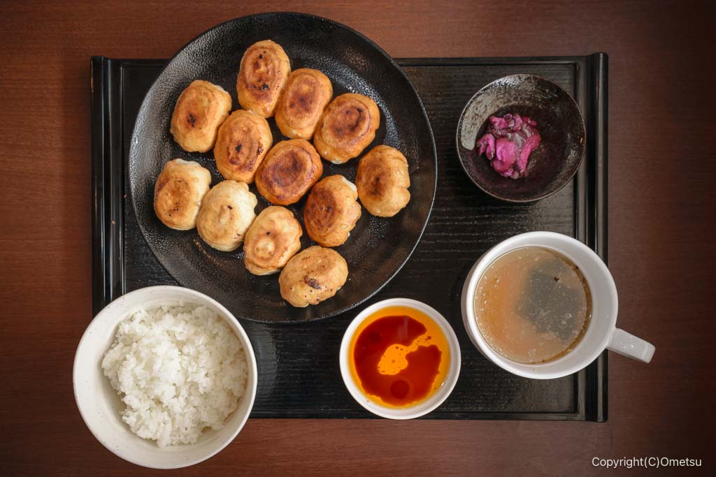 餃子のはながさ日高店の、ホワイト餃子・ご飯スープセット