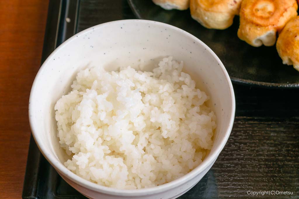 餃子のはながさ日高店の、ご飯