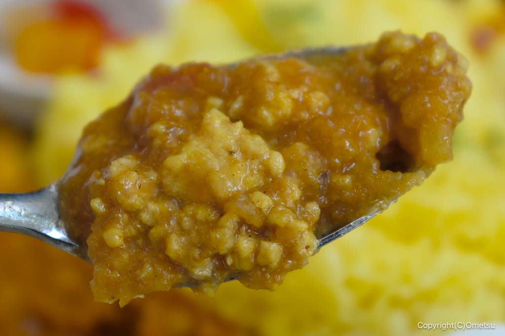 福生市・牛浜のカフェ、Mou Mou BEACH Cafeの、フルーツカレー