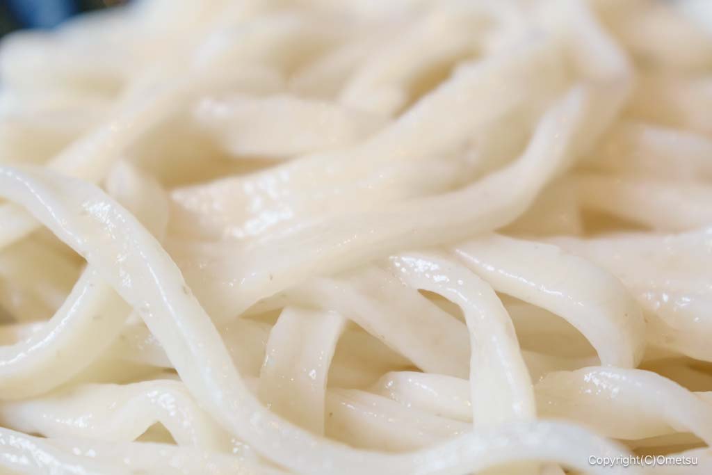 青梅市「うどん 雅びや」の、うどん
