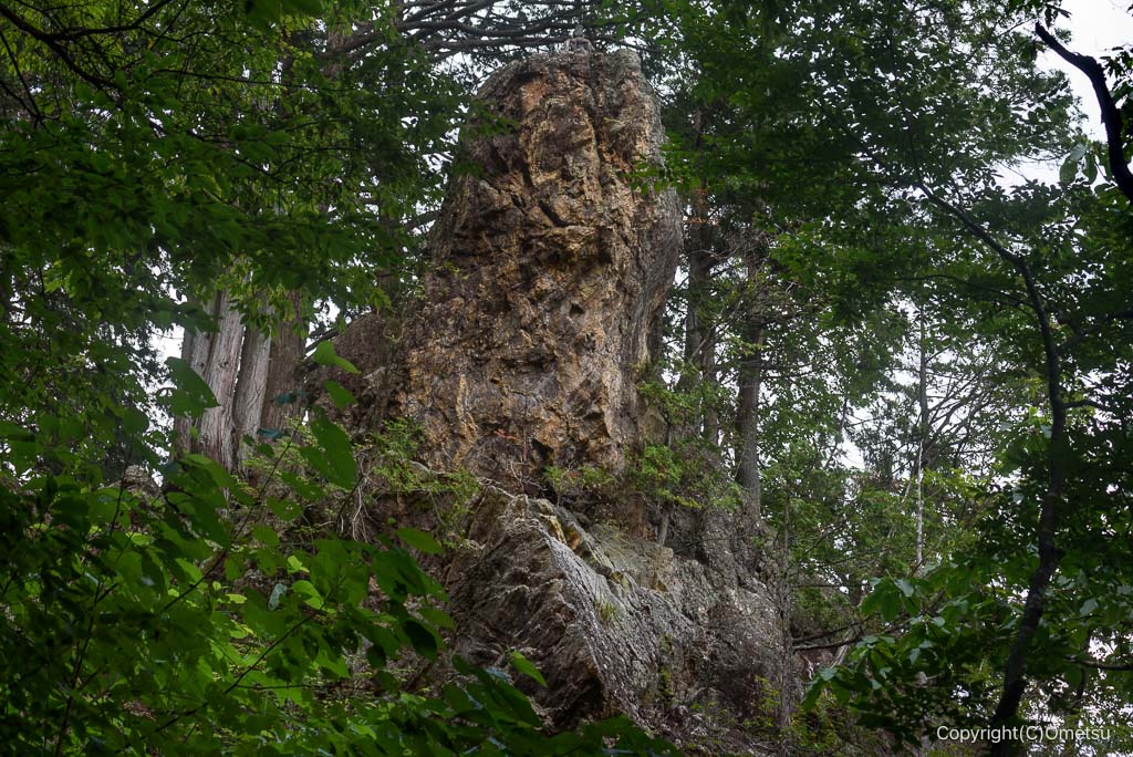 御岳山の天狗岩