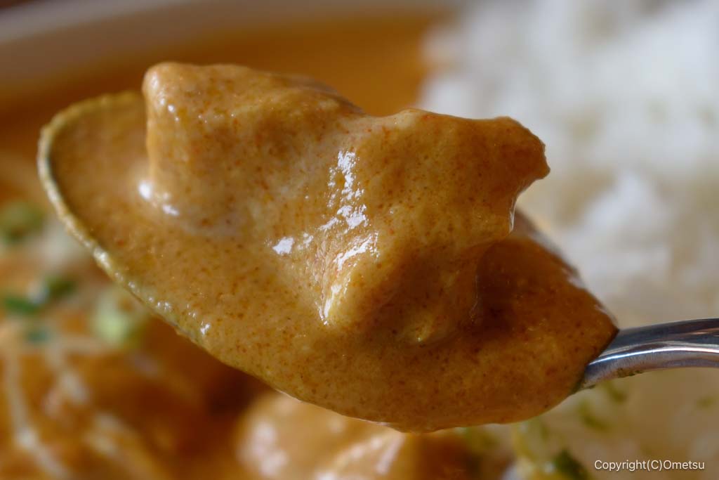 羽村・アジアンレストラン フードガーデンの、チキンカレーの鶏肉