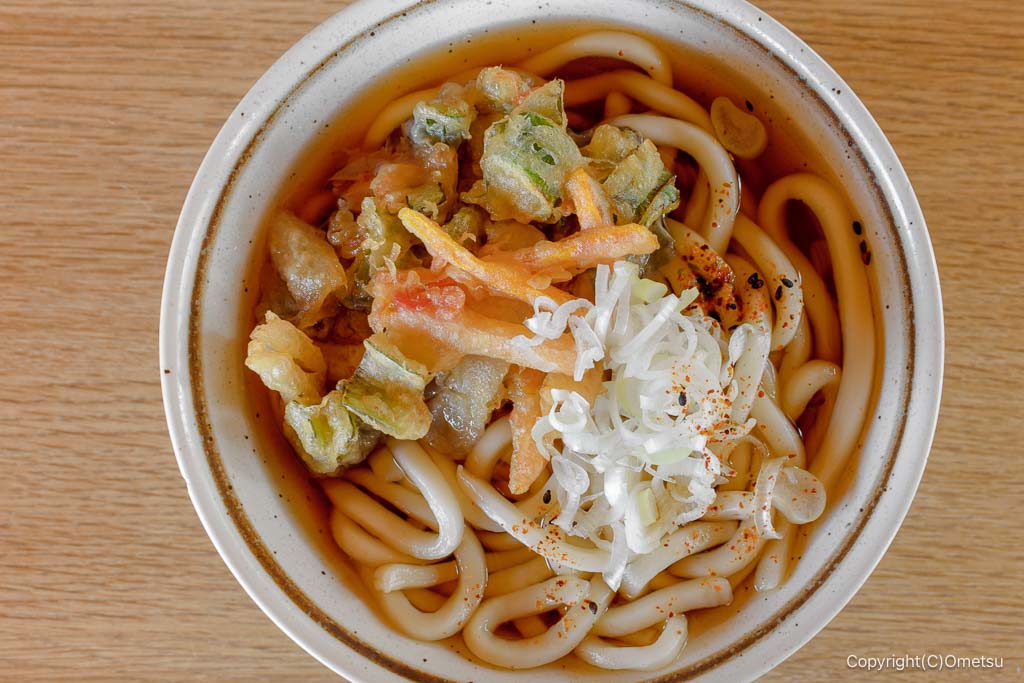 青梅市東原公園水泳場・売店の、天ぷらうどん