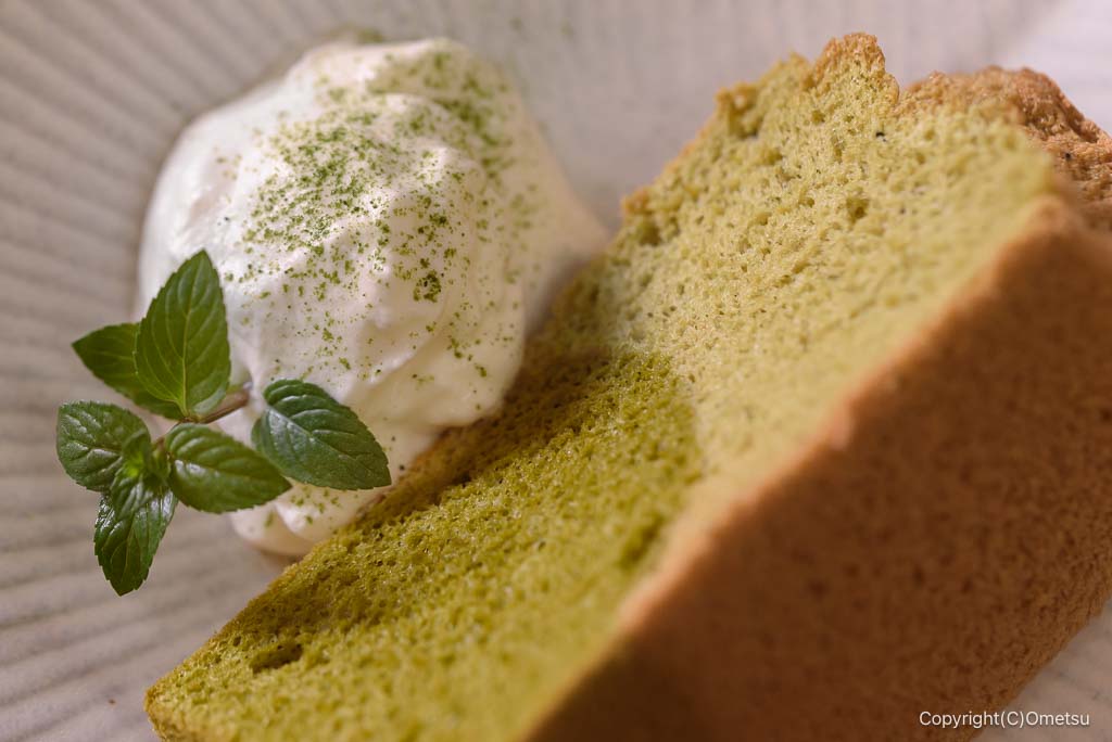 瑞穂町・Gallery喫茶 小仏 の、シフォンケーキとクリーム