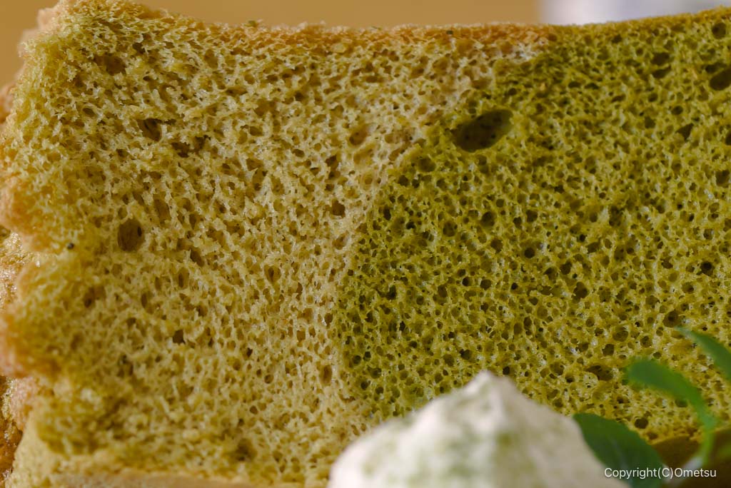 瑞穂町・Gallery喫茶 小仏 の、シフォンケーキの生地