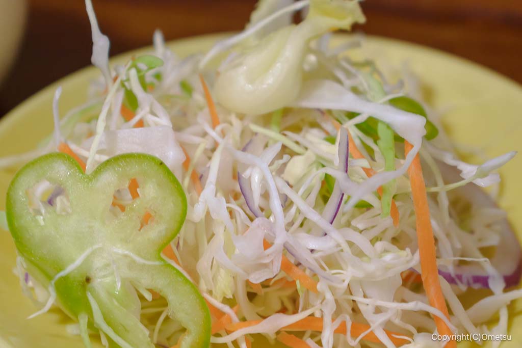 羽村の定食店「なじゅも」の、生野菜