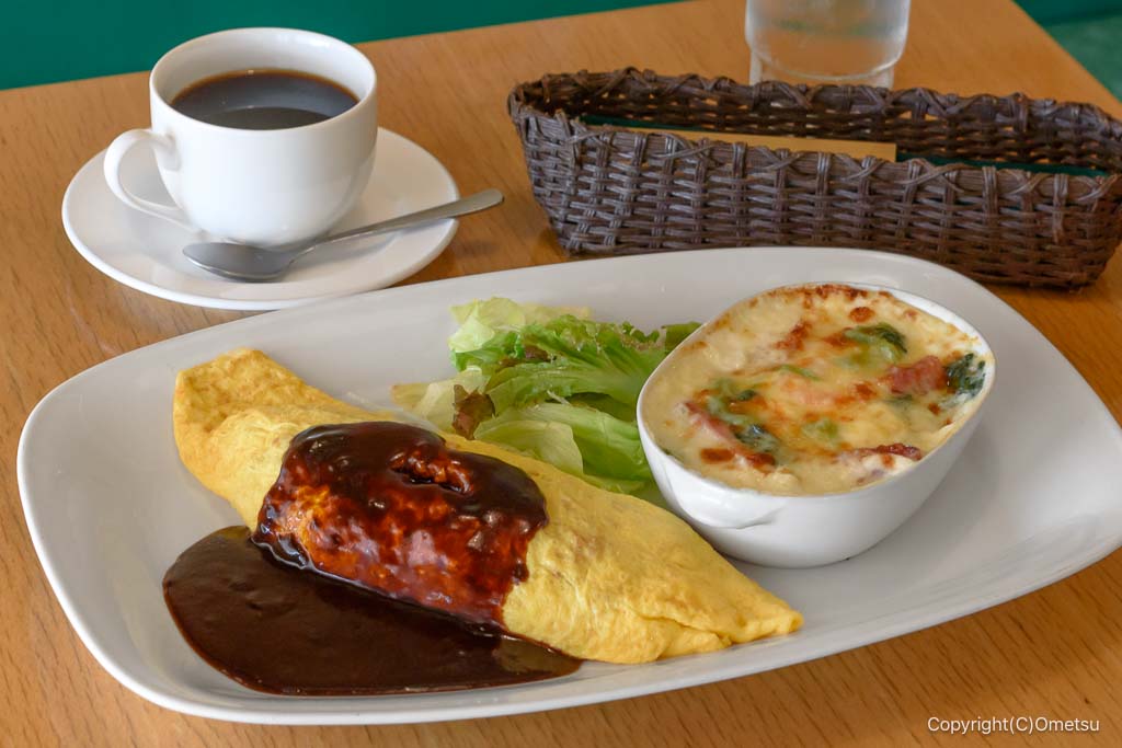 クーポール河辺店の、オムライスと、ミニグラタンセット