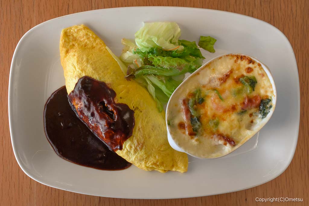 クーポール河辺店の、オムライスと、ミニグラタンセット