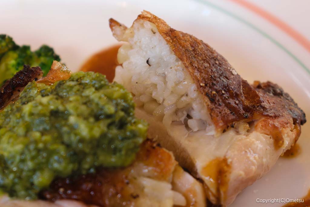 福生・フレンチレストラン セットグーの、鶏もも肉と木の子と米詰めロースト