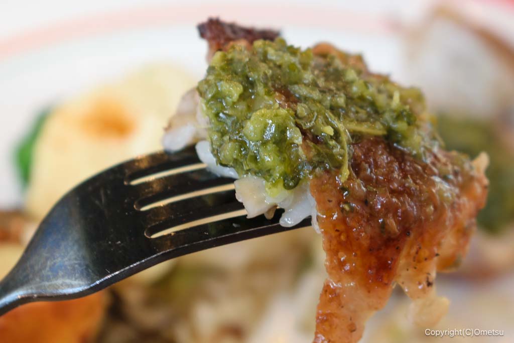 福生・フレンチレストラン セットグーの、鶏もも肉と木の子と米詰めロースト