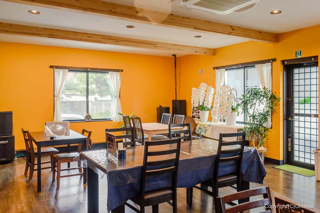 青梅・長渕の「農園レストラン旬」の店内