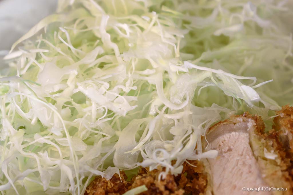 青梅市・とんかつ芯の、キャベツ