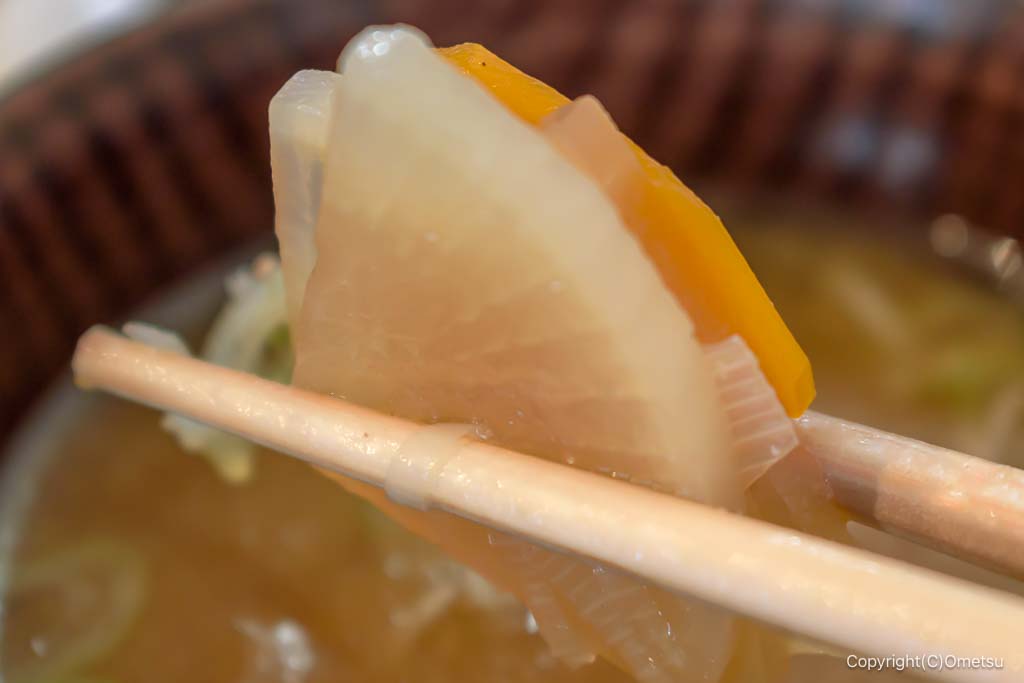 青梅市・とんかつ芯の、味噌汁の具