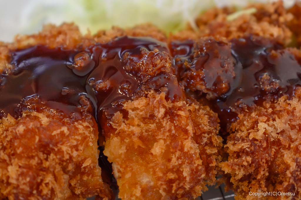 青梅市・とんかつ芯の、ロースカツとソース