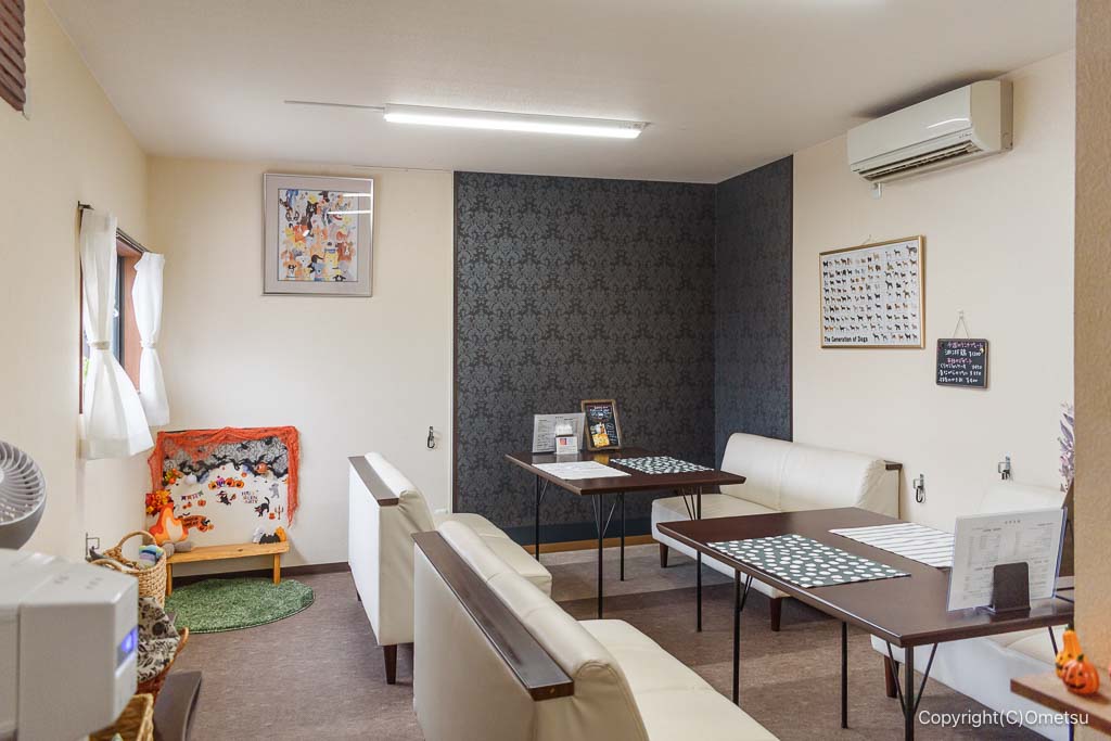 青梅のドッグカフェ・ケイニスの、店内