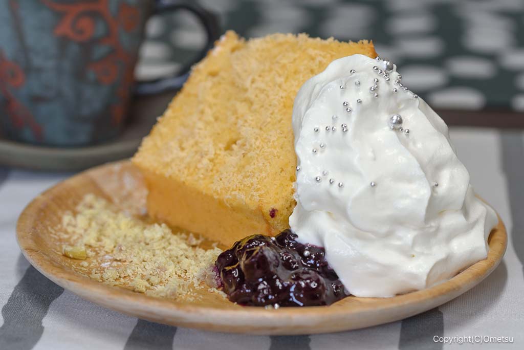 青梅のドッグカフェ・ケイニスの、栗のシフォンケーキ