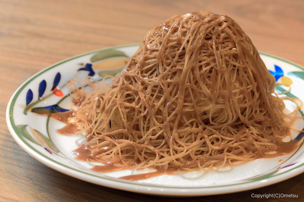 カプリモーネ羽村店の、甘栗のしぼりたてモンブラン こがしバターキャラメルソース