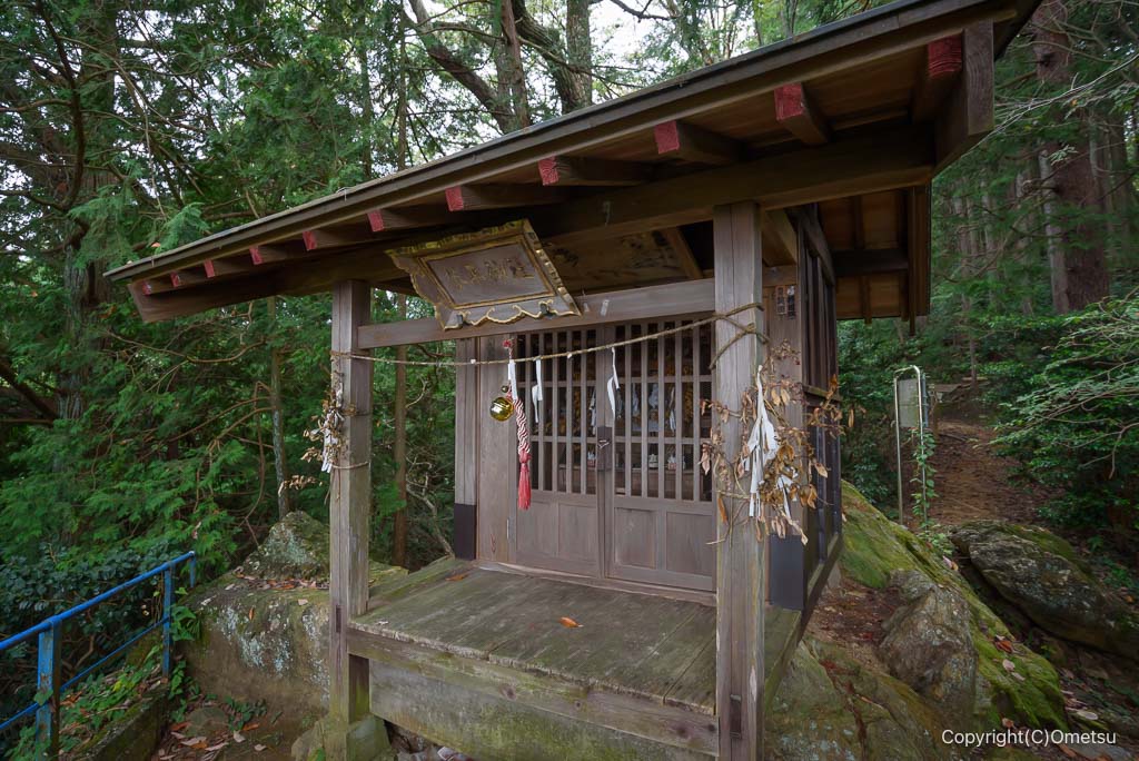 青梅・日の出山登山道の、金比羅神社・拝殿