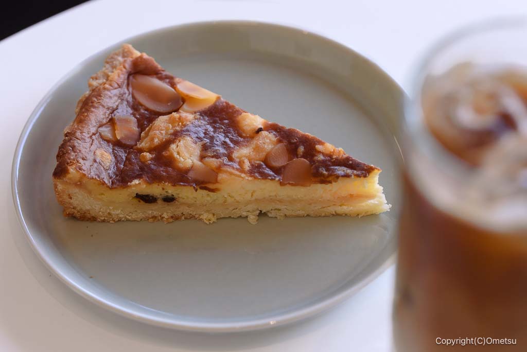 福生のブックカフェ・Cha Cha Cha Booksの、チーズケーキ