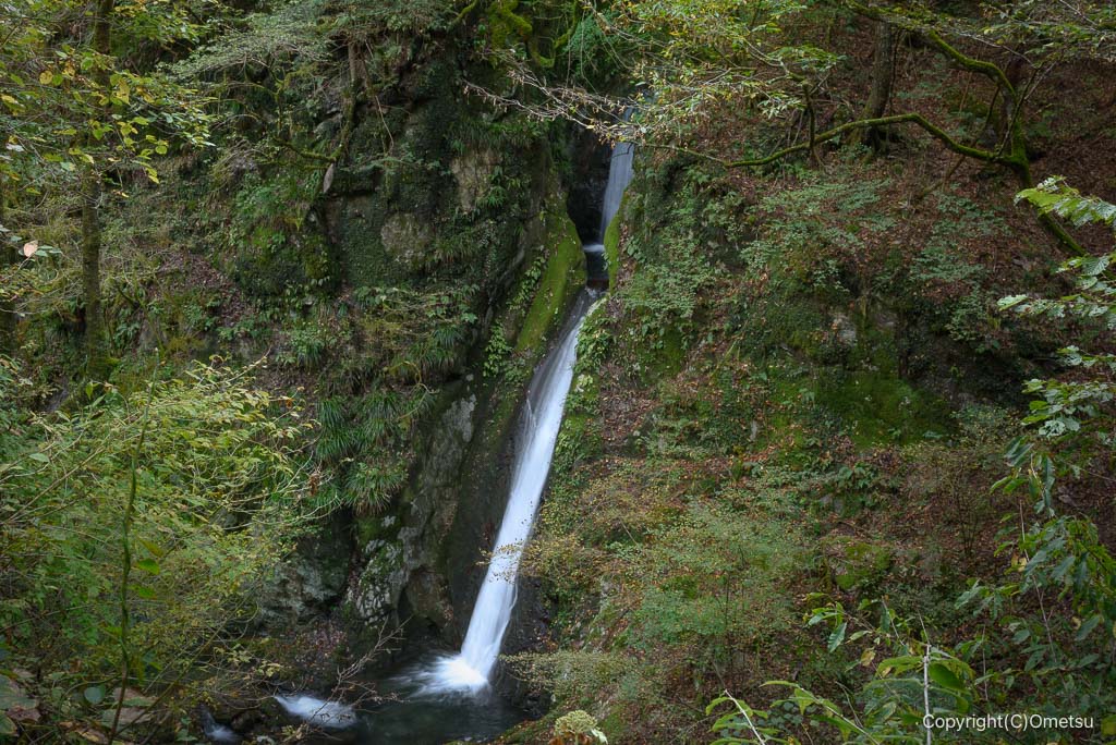 奥多摩町・海沢渓谷、天狗岩の滝