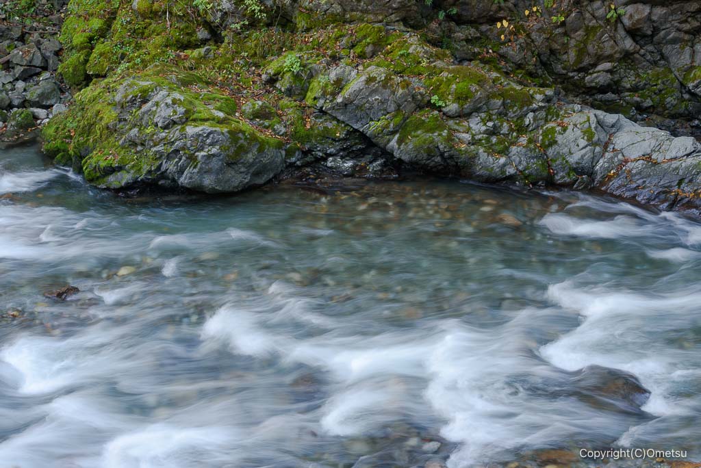 奥多摩・氷川渓谷の清流