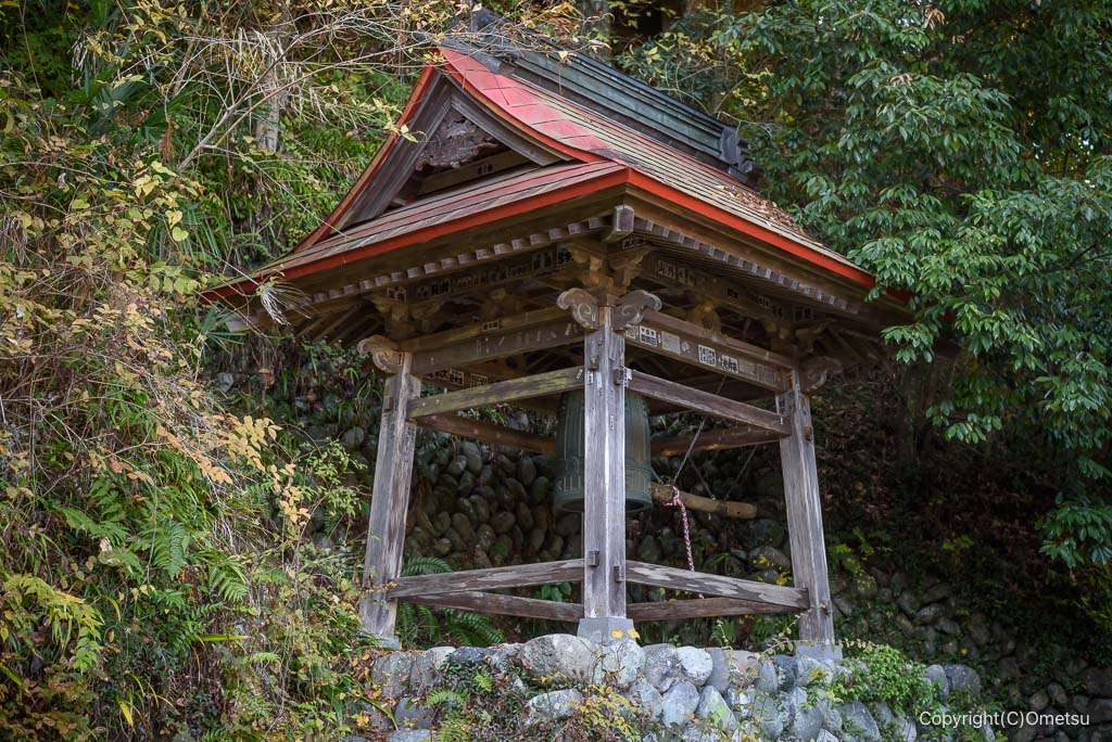 青梅・御岳渓谷、寒山寺の鐘撞き堂
