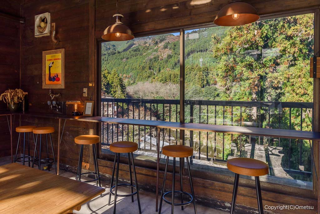 あきる野・VANCOUVER COFFEE Espressoの、展望カウンター席